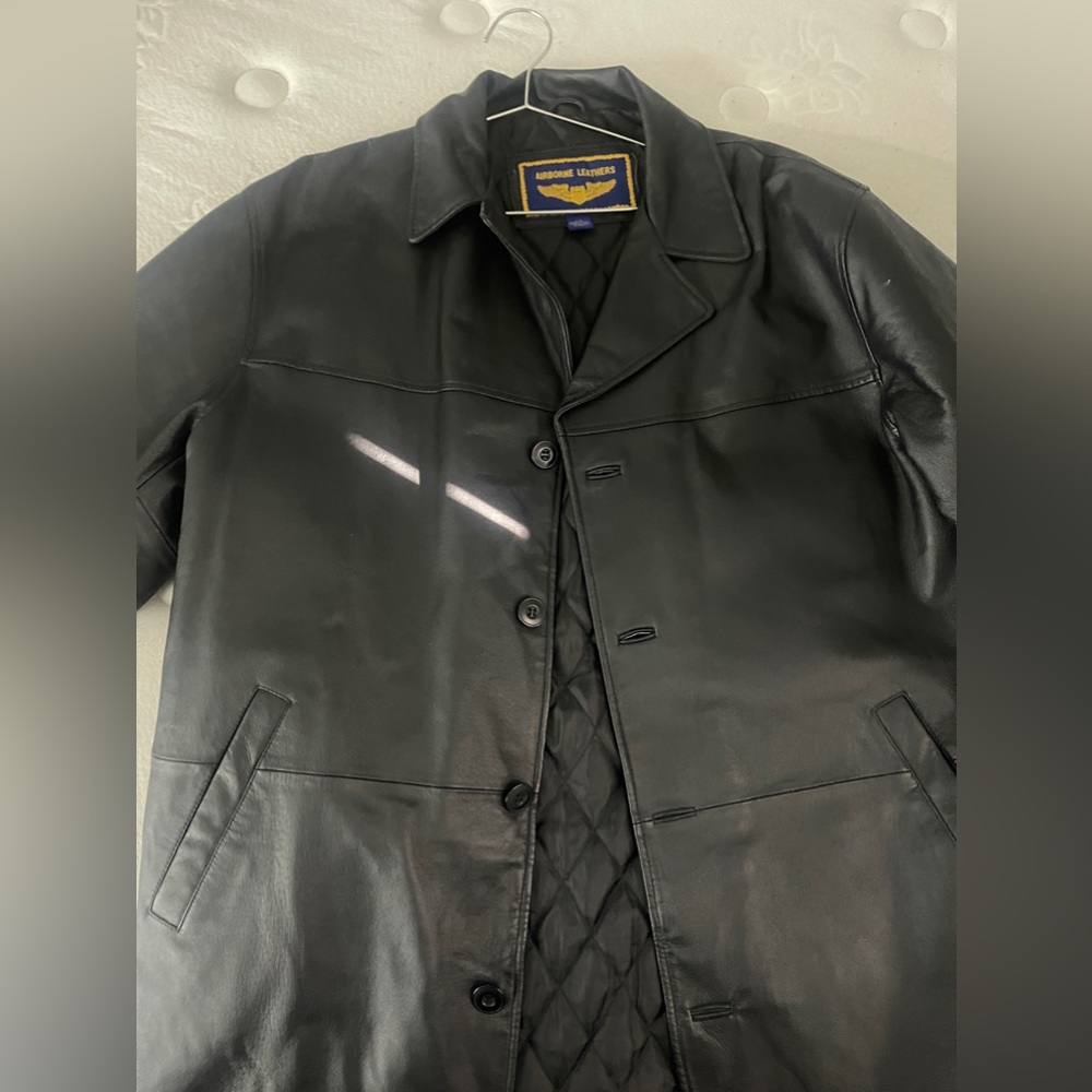 AIRBORNE LEATHER JACKET, lightly worn, in perfect condition; no scratches.